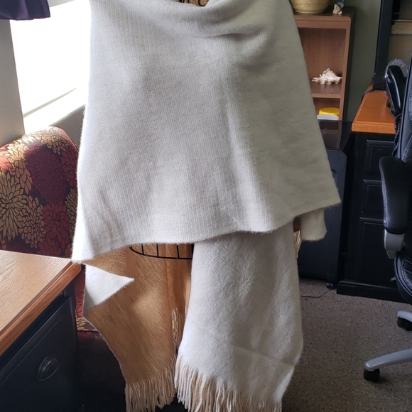 Cover throw - Picture 3 of 3